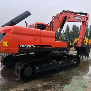 used doosan dx225lca excavator (1)