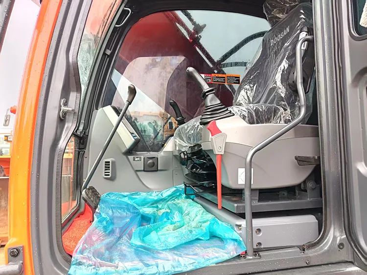 used doosan dx225lca excavator (8)