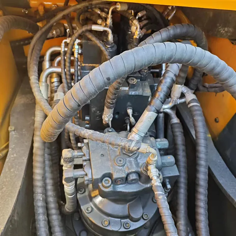 used hyundai 220lc 9s excavator (8)