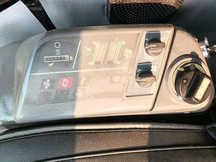 used komatsu pc60 excavator (7)